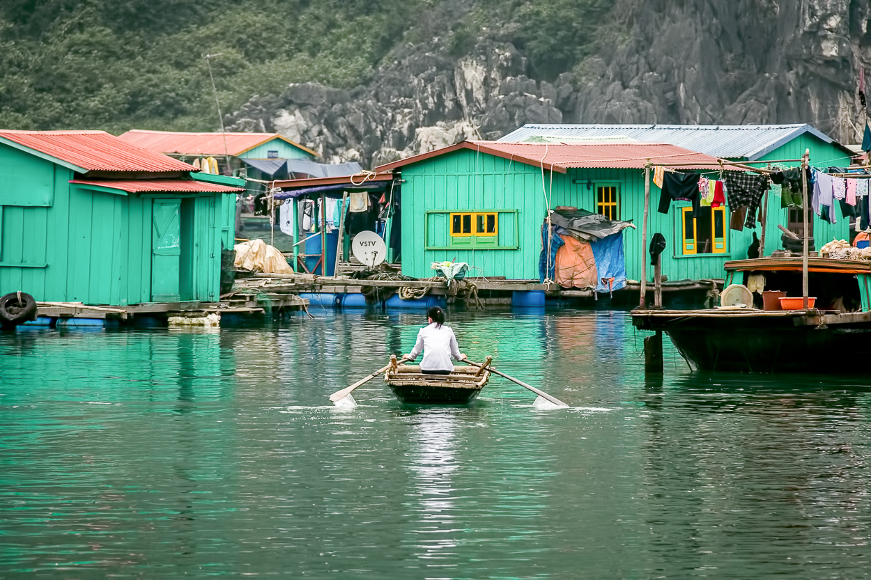 126 halong bay woman boat