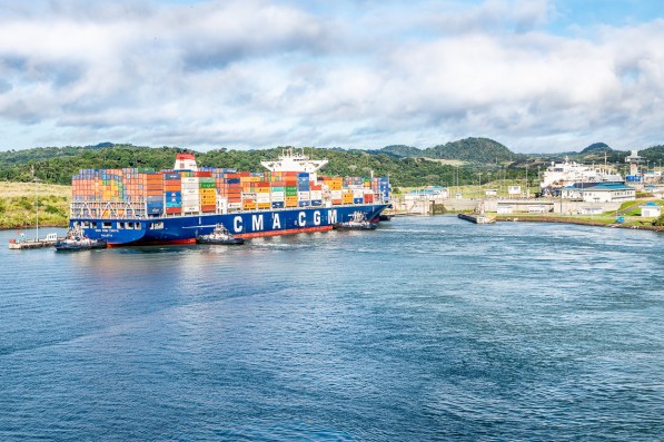 D85_1395 panama canal new_
