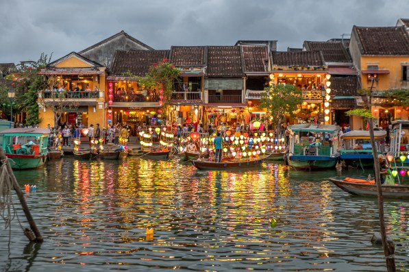 D85_18734 hoi an waterfront