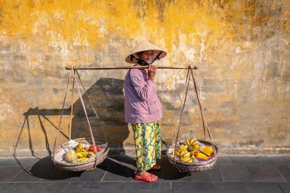 D8_2503 hoi an fruit lady